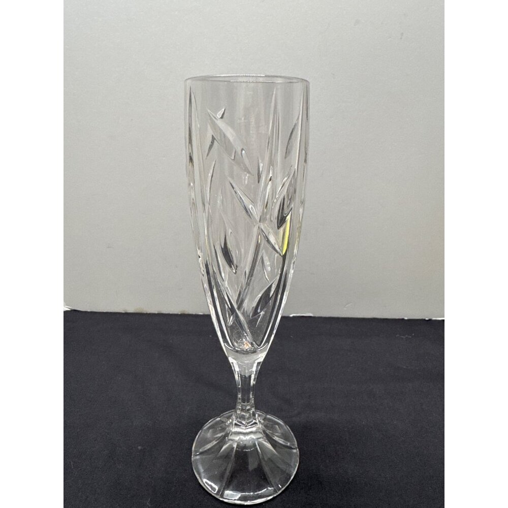 Redhouse by Stuart Crystal Replacement Champagne Flute Glass With Etched Leaf De